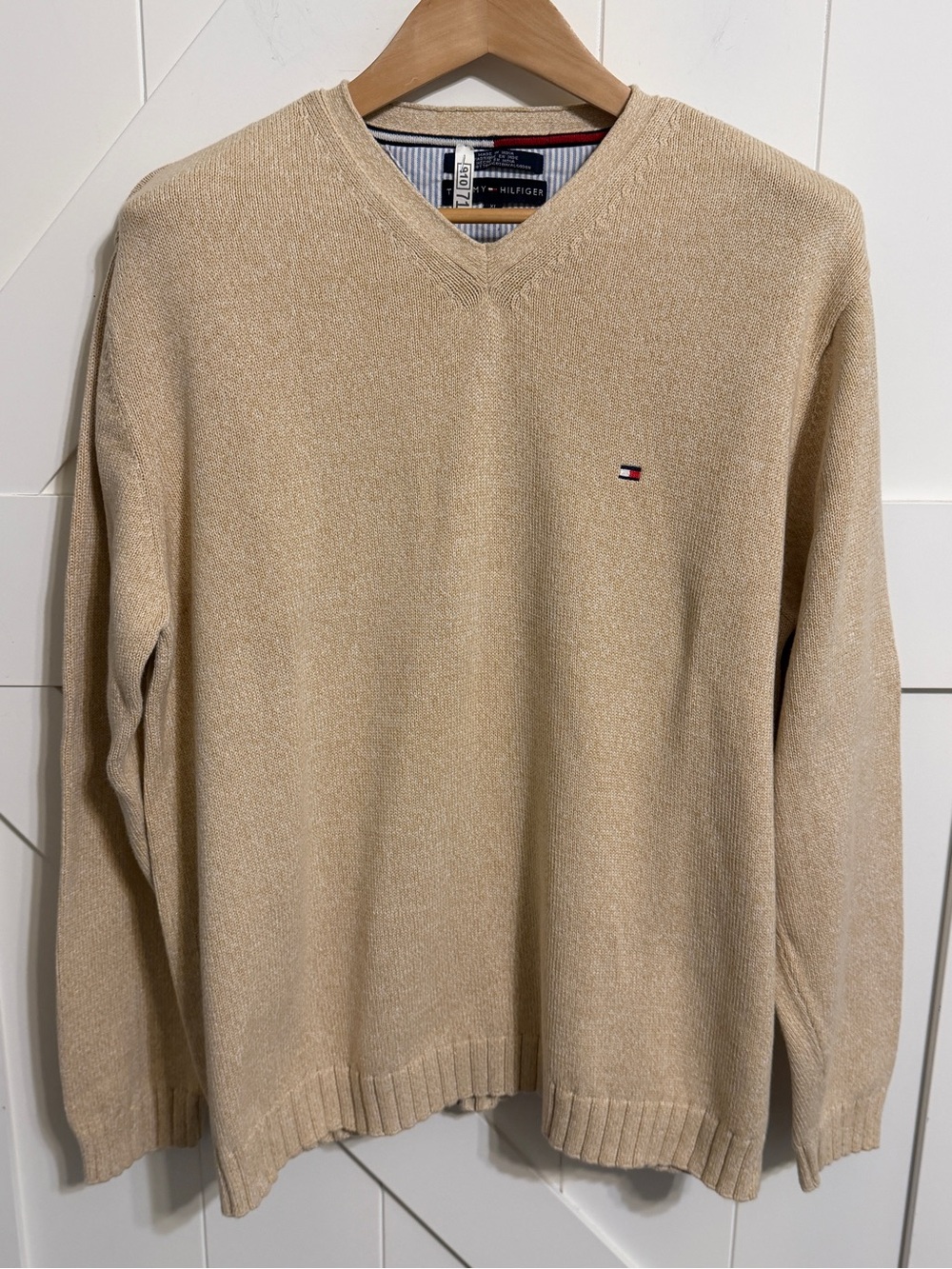 Tommy Hilfiger Men’s XL Beige 100% Cotton V Neck Sweater Classic Flag Logo